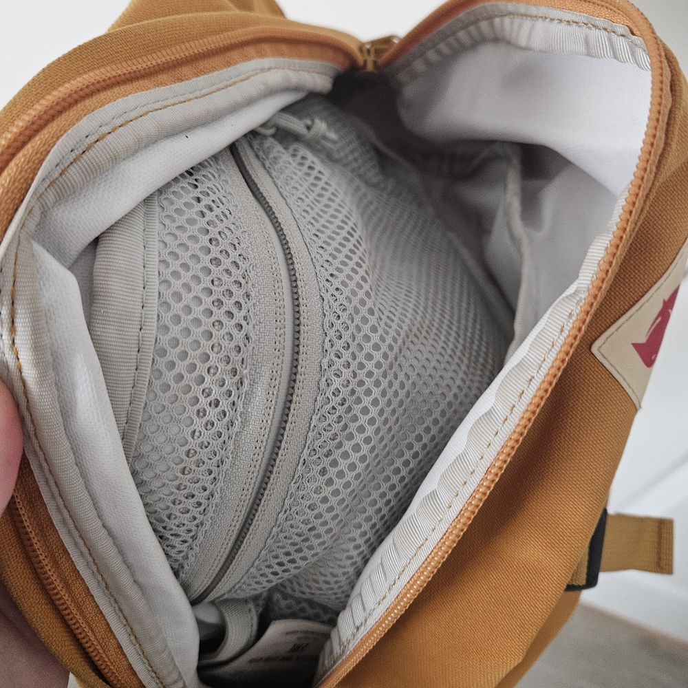 Fjallraven Sweeden Mustard Yellow Womens Or Men's Travel Or Hiking Fanny pack - Picture 3 of 5